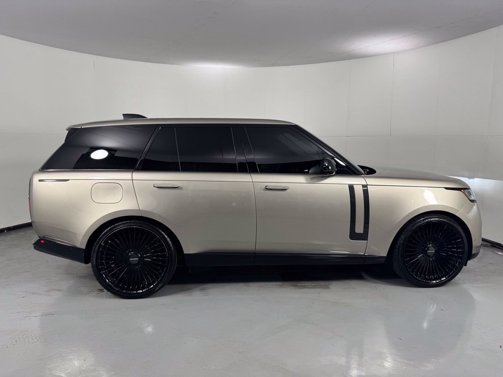 Used 2023 Land Rover Range Rover SE AWD/4WD image 4