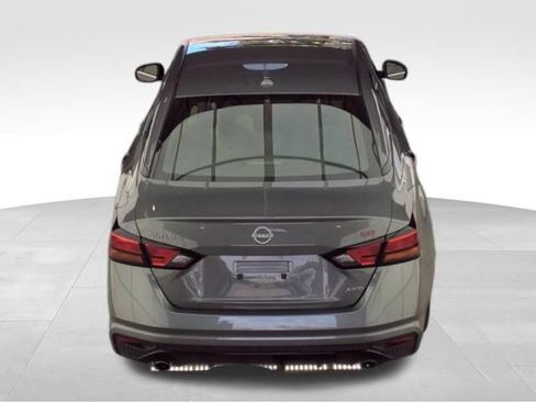 Used 2025 Nissan Altima 2.5 SR AWD/4WD image 7