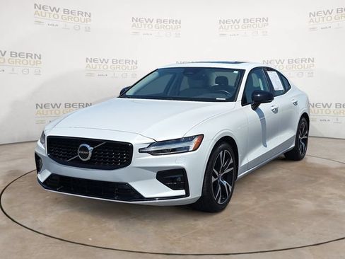 Certified 2025 Volvo S60 B5 Core FWD image 1