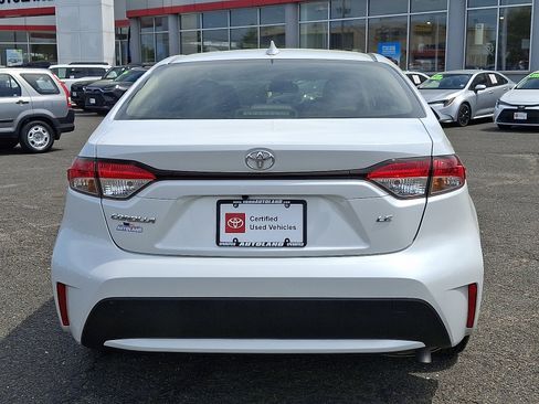 Certified 2022 Toyota Corolla LE image 6