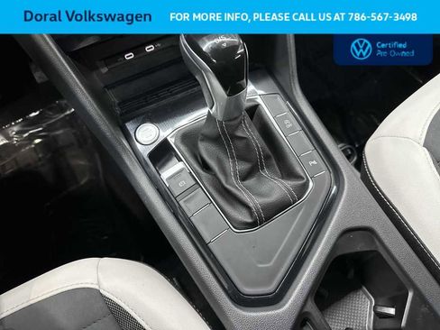Certified 2025 Volkswagen Taos SE image 21