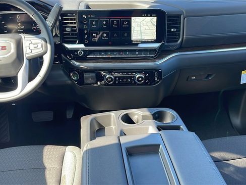 New 2026 GMC Sierra 1500 SLE image 15