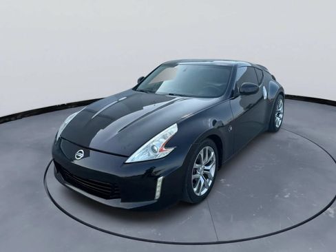 Used 2015 Nissan 370Z Coupe RWD image 10