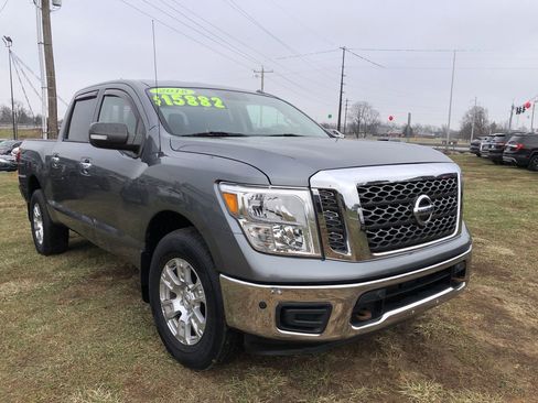 Used 2018 Nissan Titan SV w/ SV Convenience Package image 7