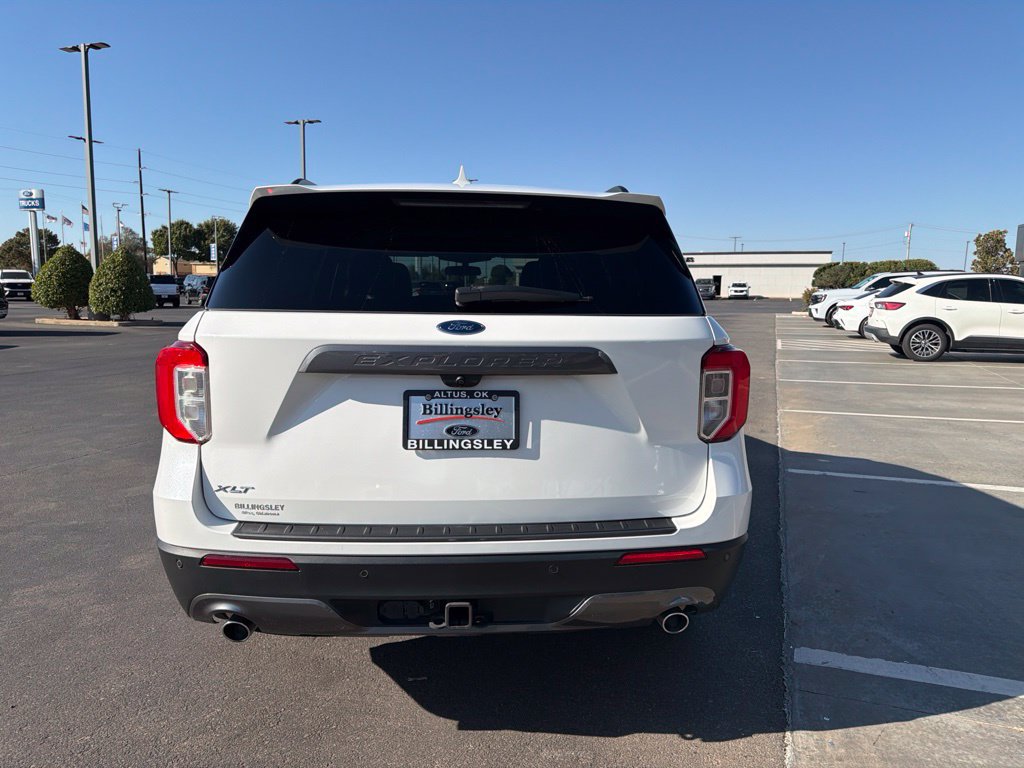 Used 2022 Ford Explorer XLT w/ Equipment Group 202A RWD image 4