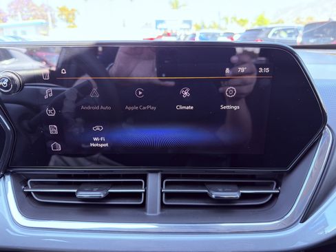 Used 2024 Chevrolet Trax LT FWD image 28