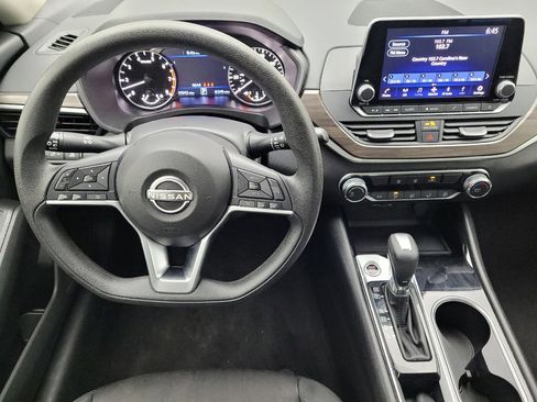 Used 2024 Nissan Altima 2.5 SV image 22