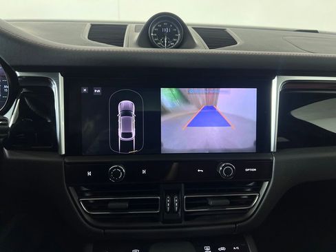 Certified 2023 Porsche Macan Turbo AWD/4WD image 35
