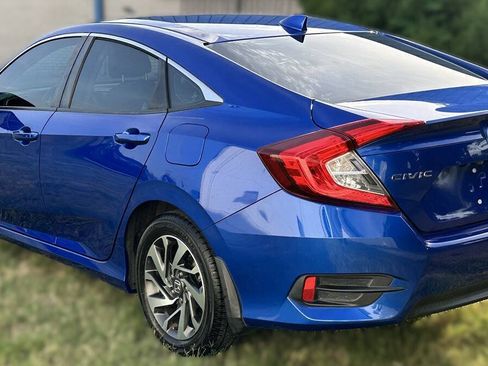 Used 2018 Honda Civic EX image 11
