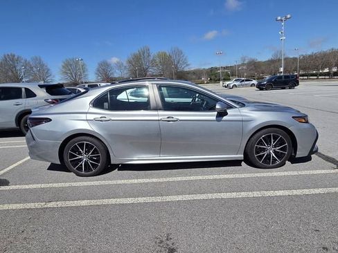 Used 2023 Toyota Camry SE w/ Convenience Package image 4