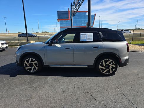 Certified 2025 MINI Cooper Countryman S w/ Comfort Package Max image 8