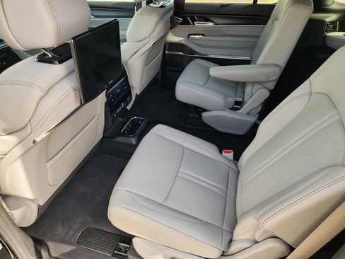 New 2026 Jeep Grand Wagoneer Summit image 22