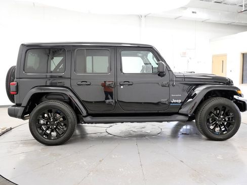 Used 2023 Jeep Wrangler Unlimited Sahara w/ Cold Weather Group AWD/4WD image 8