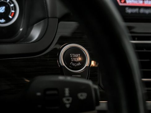 Used 2015 BMW 750i xDrive image 29