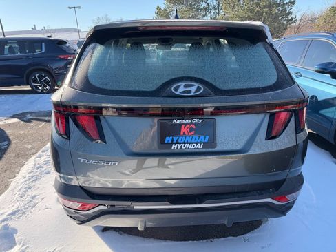 Used 2023 Hyundai Tucson SE image 4