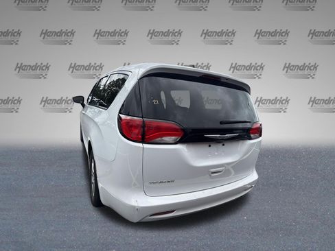 Used 2023 Chrysler Voyager LX FWD image 8