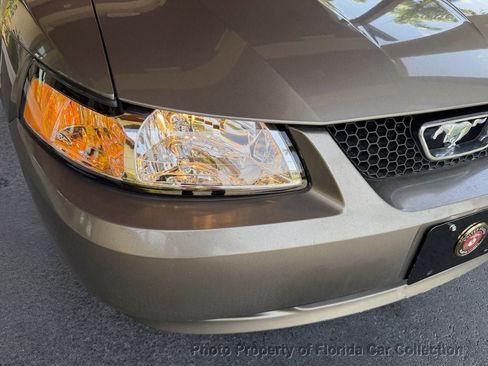 Used 2002 Ford Mustang Convertible RWD image 41