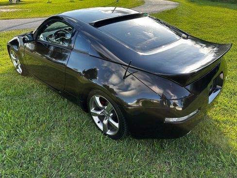 Used 2006 Nissan 350Z Touring w/ (N93) Cargo Convenience Pkg image 8