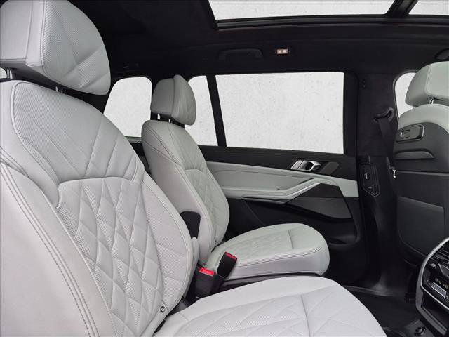Certified 2026 BMW X7 xDrive40i w/ M Sport Package AWD/4WD image 25