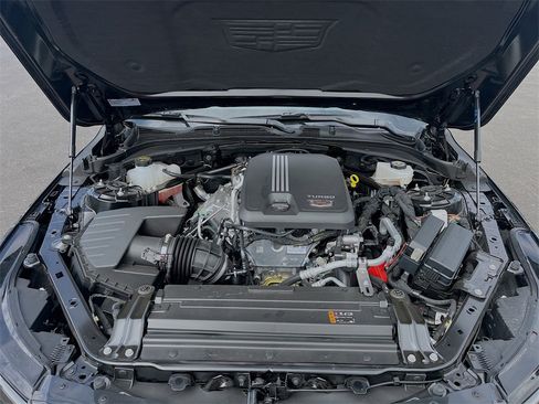 Used 2025 Cadillac CT4 Premium Luxury image 31