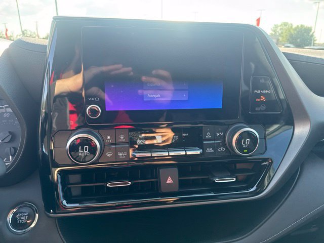 Used 2023 Toyota Highlander LE FWD image 28