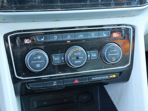 Used 2021 Volkswagen Atlas SEL Premium image 25