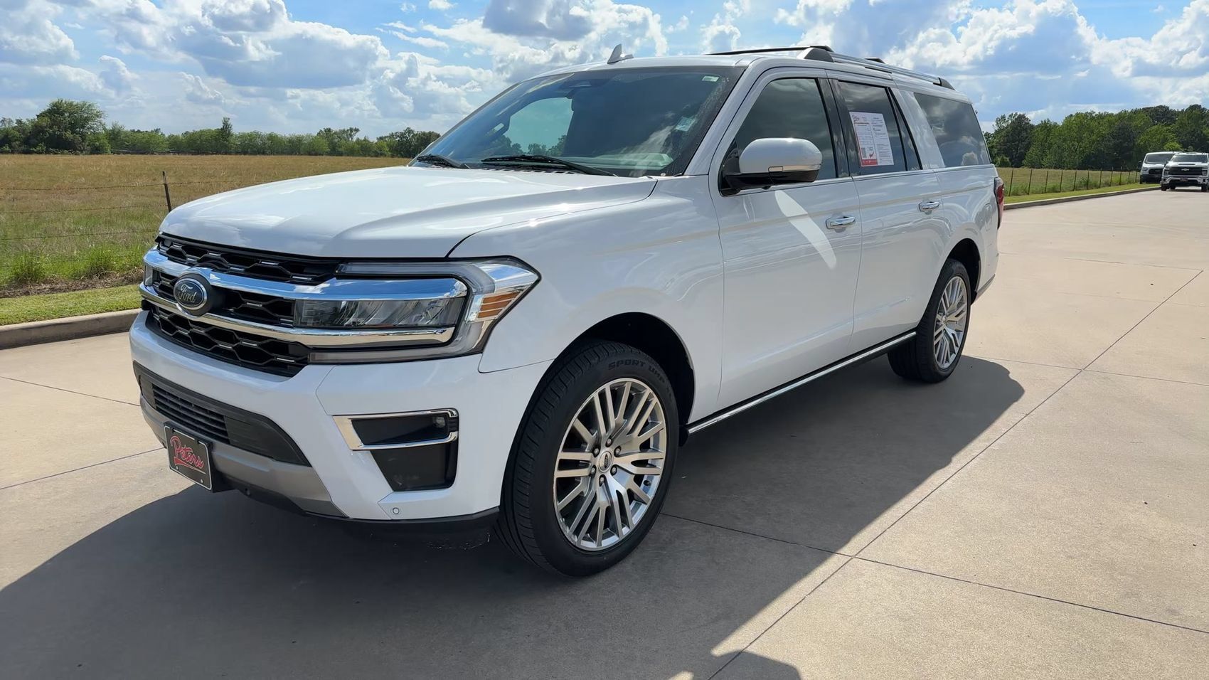 Used 2024 Ford Expedition Max Limited AWD/4WD image 3