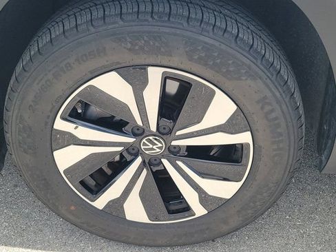 Used 2024 Volkswagen Atlas SE FWD image 9
