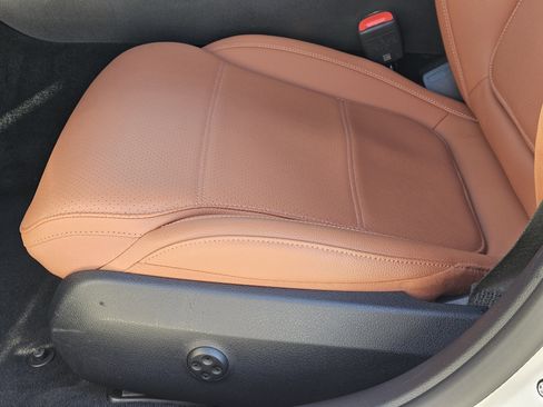 Certified 2025 Mercedes-Benz C 300 Sedan image 24