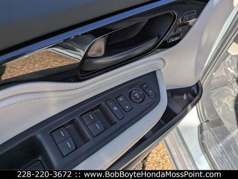 New 2026 Honda Odyssey Touring image 13