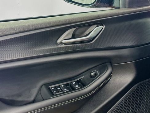 Used 2024 Jeep Grand Cherokee Altitude image 17