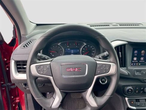 Used 2024 GMC Terrain SLE w/ Driver Convenience Package image 12
