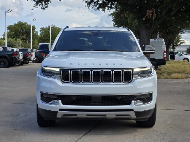 Used 2024 Jeep Wagoneer L Series II RWD image 2
