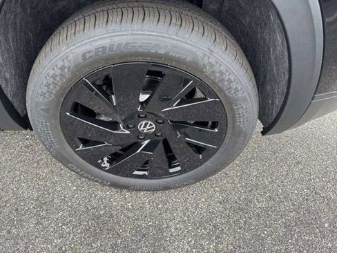 New 2026 Volkswagen Atlas Cross Sport SE image 10