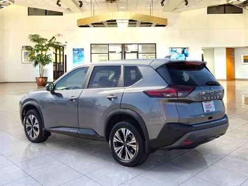 Used 2023 Nissan Rogue SV FWD image 7