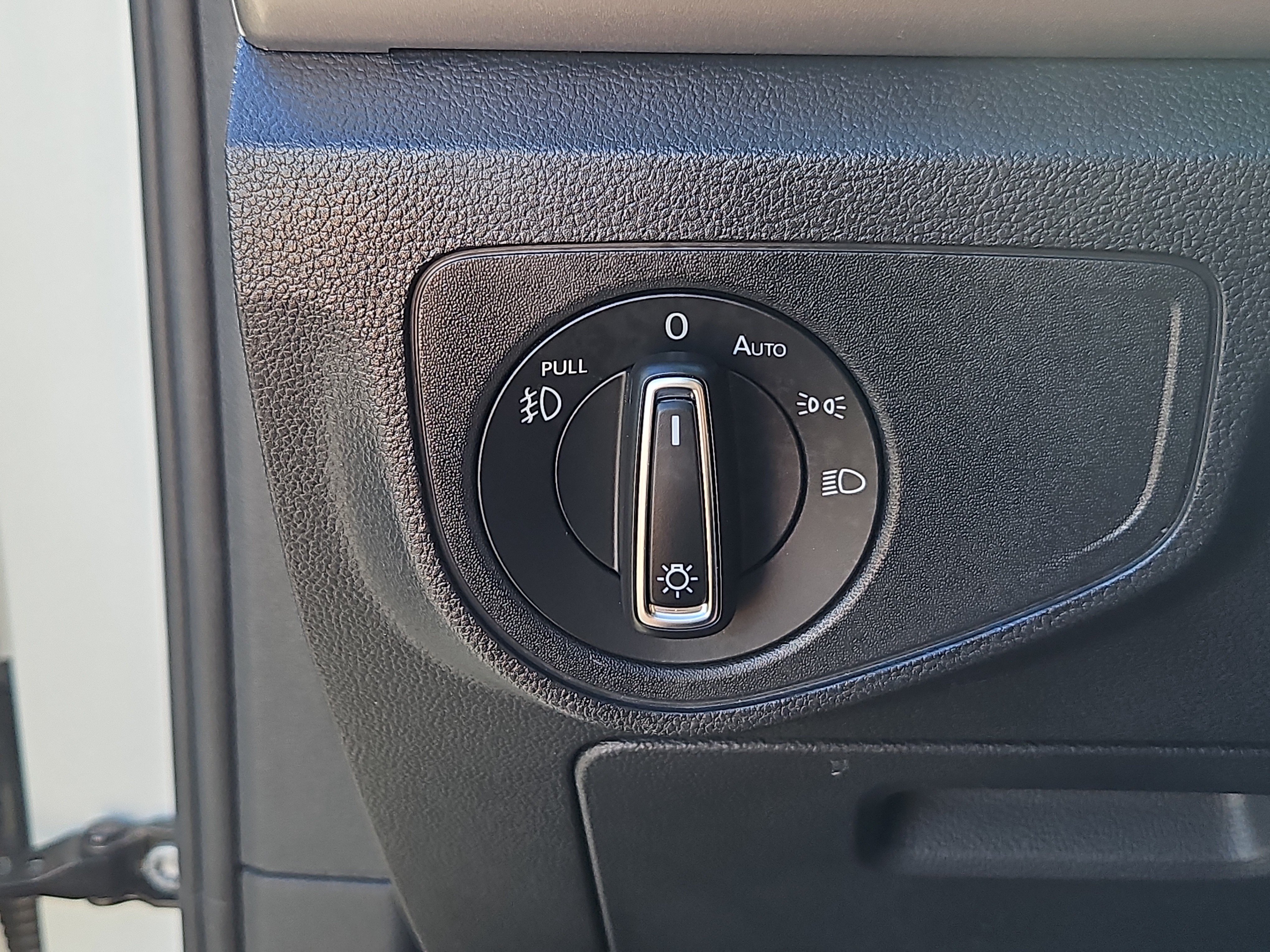 Used 2018 Volkswagen Atlas SEL Premium AWD/4WD image 11