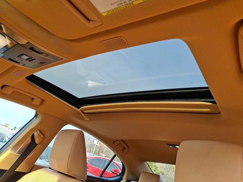 Certified 2024 Lexus ES 300h w/ Premium Package image 8