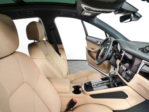 New 2026 Porsche Macan AWD/4WD image 23