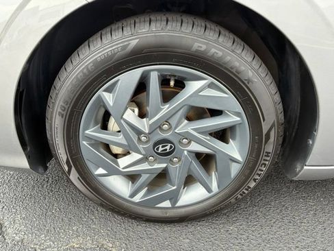 Used 2024 Hyundai Elantra SEL FWD image 28