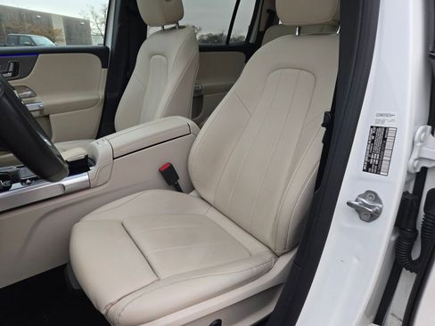 Used 2021 Mercedes-Benz GLB 250 4MATIC image 27