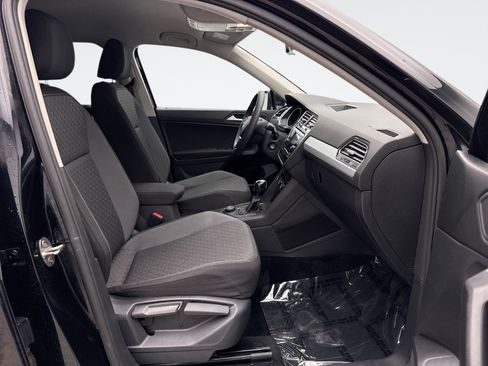 Used 2021 Volkswagen Tiguan S image 16