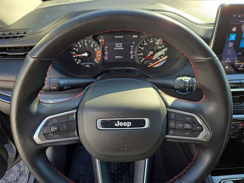 Used 2022 Jeep Compass Trailhawk w/ Trailhawk Convenience Group image 18