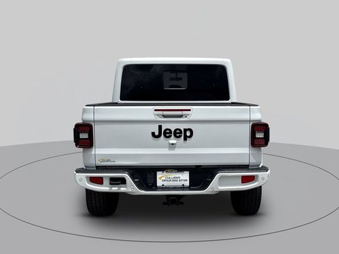 Used 2021 Jeep Gladiator Overland AWD/4WD image 4