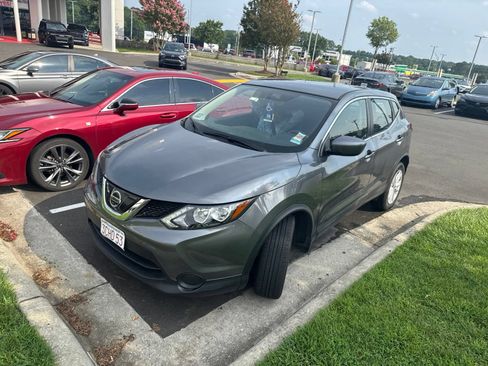 Used 2019 Nissan Rogue Sport S w/ Appearance Package AWD/4WD image 14