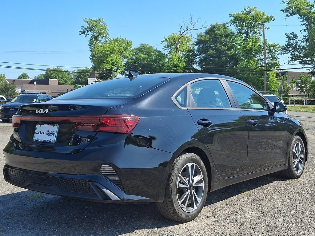 Certified 2023 Kia Forte LXS w/ LXS Technology Package FWD image 6