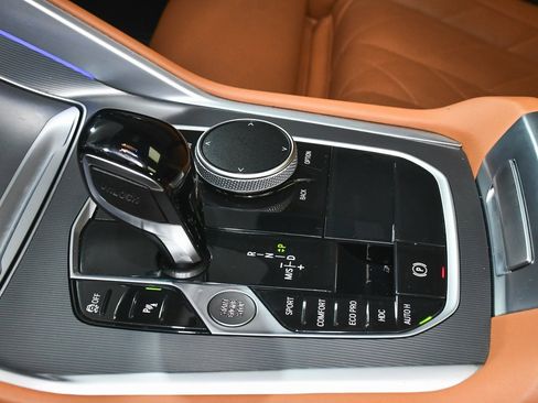 Used 2023 BMW X6 xDrive40i w/ M Sport Package image 47