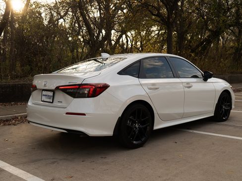 Certified 2025 Honda Civic Sport Touring image 9