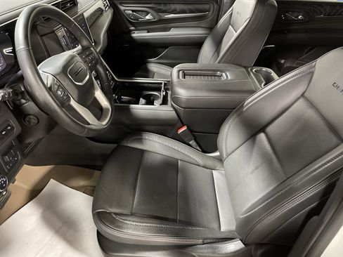 Used 2024 GMC Yukon XL Denali w/ Max Trailering Package image 10