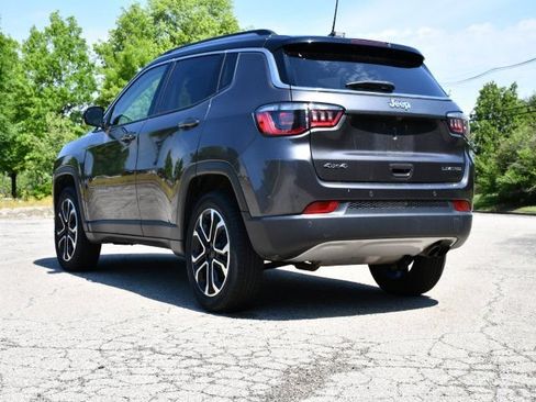 Used 2022 Jeep Compass Limited w/ Sun and Sound Group AWD/4WD image 5