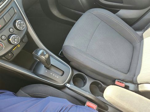 Used 2020 Chevrolet Trax LS image 13